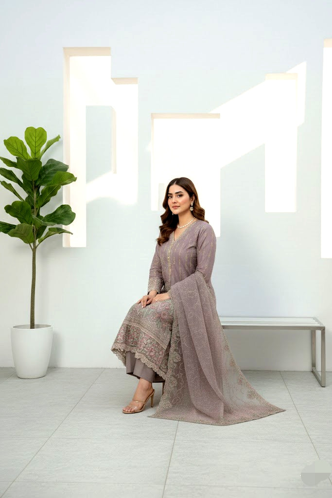 ✨ 3 Piece Luxury Embroidered Suit – Elegant & Sophisticated