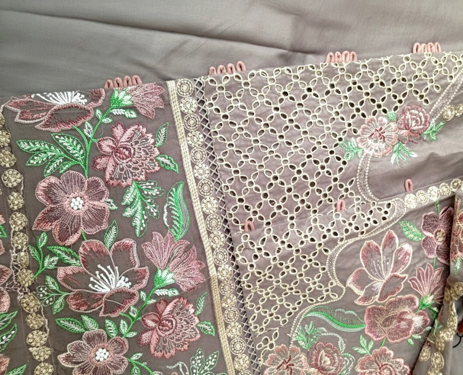 ✨ 3 Piece Luxury Embroidered Suit – Elegant & Sophisticated